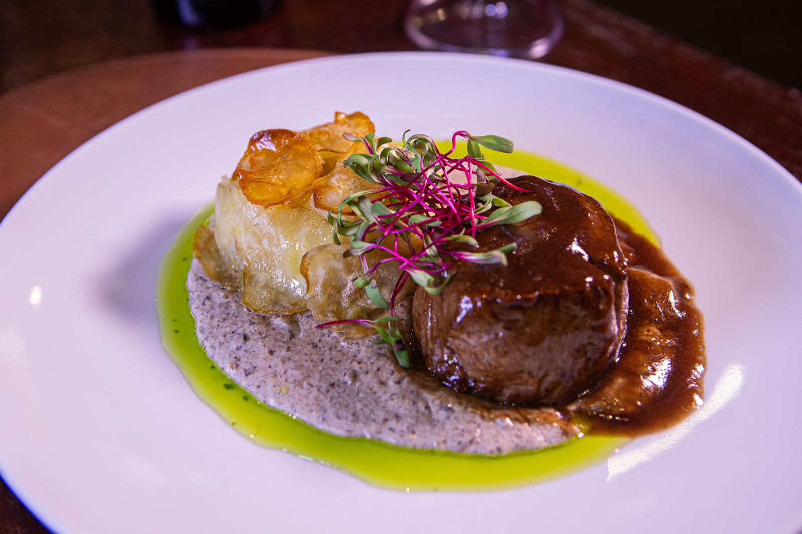 Prato gastronômico autoral servido no resort